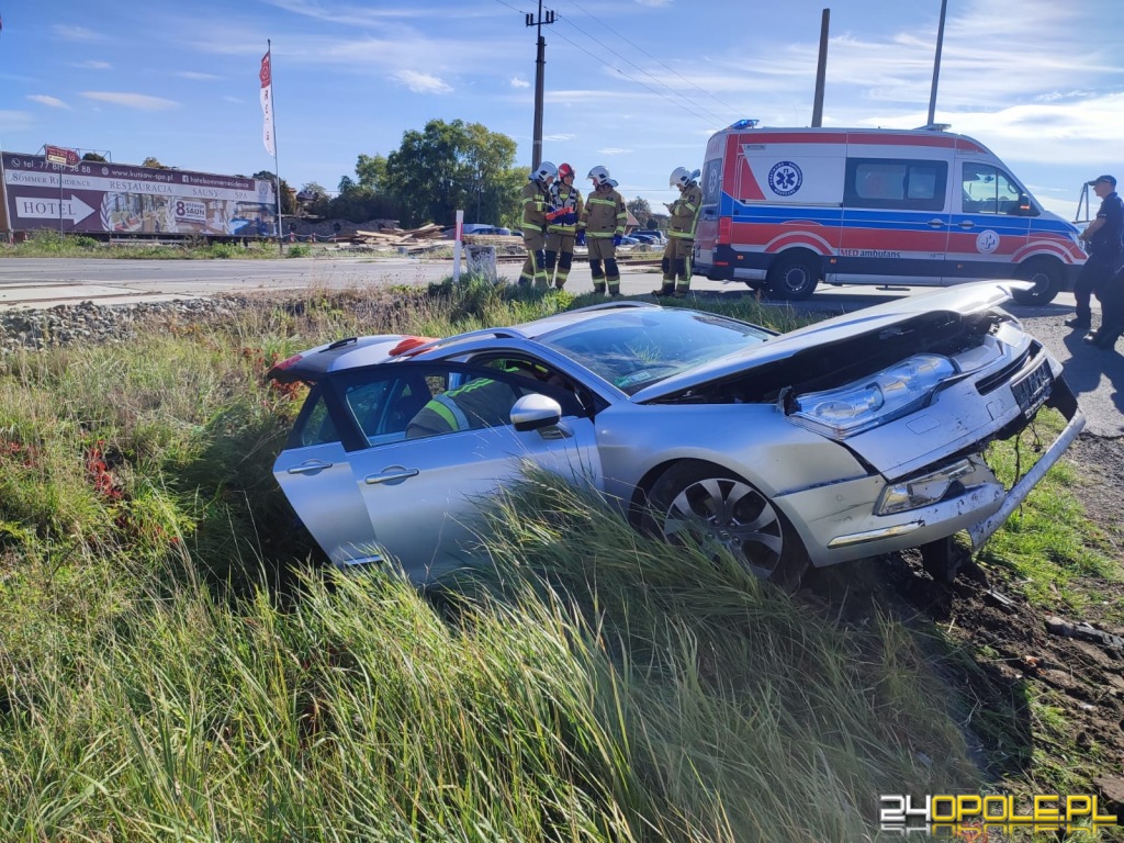 Wypadek samochodu osobowego w miejscowości Kuniów Wiadomości