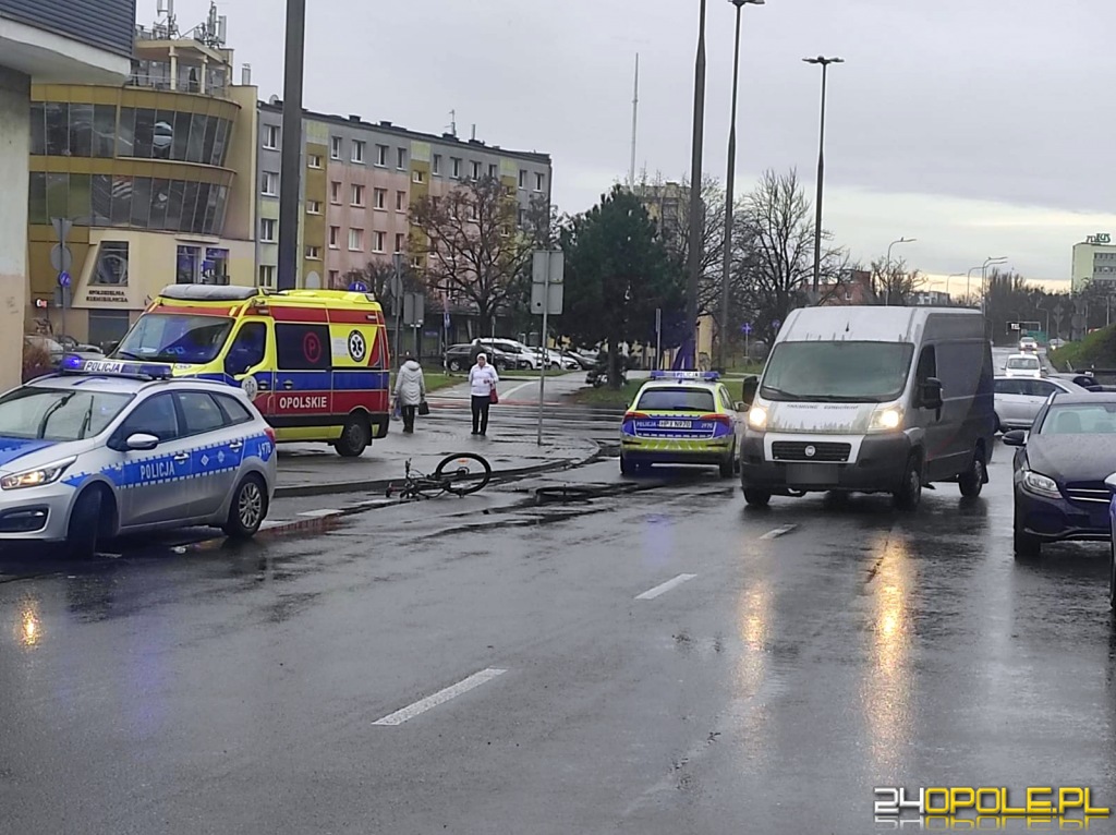 Potr Cenie Rowerzysty Na Rondzie W Opolu Wiadomo Ci