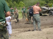 Zlot pojazdów militarnych i terenowych w Winowie - 20070701210612S7001375.jpg