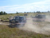 Zlot pojazdów militarnych i terenowych w Winowie - 20070701210612S7001406.jpg