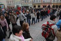 Polonez maturzystów na opolskim rynku  - 727_dsc_0514.jpg