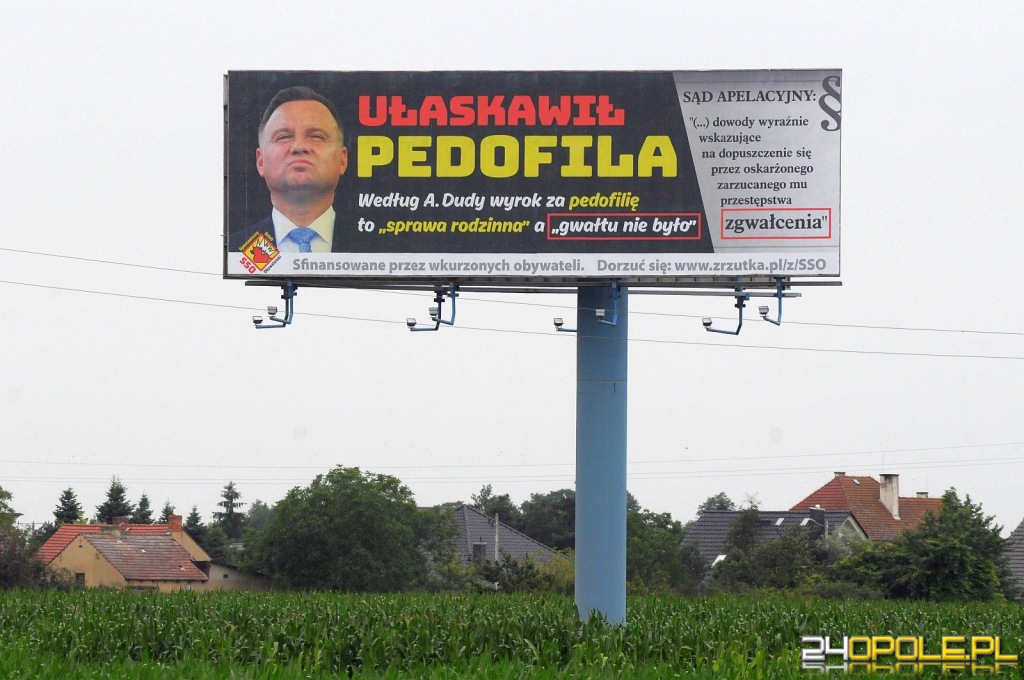 W Opolu stanął #BillboardzPedofilem. To kolejna akcja Spontanicznego Sztabu Obywatelskiego - Wiadomości