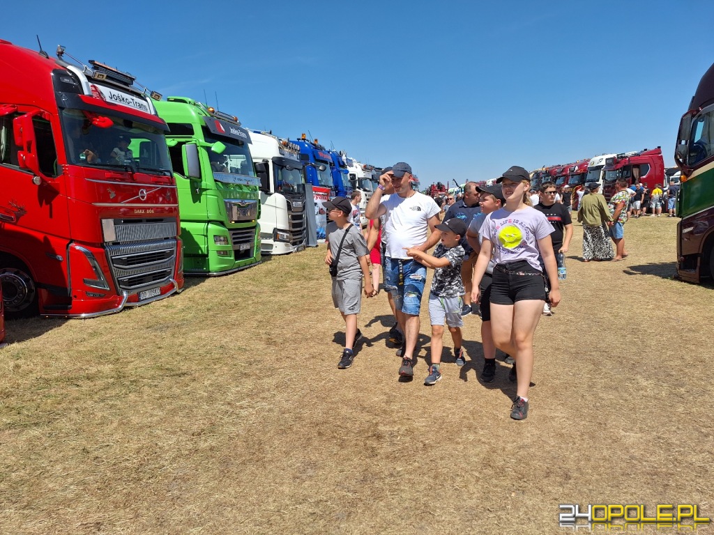 Die Master Truck Show-Rallye ist im Gange.  Einige sind seit der ersten Ausgabe hier