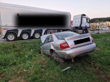 Zderzenie ciężarówki z dwiema osobówkami w Hanuszowie