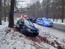 Apel o ostrożność - oblodzenia przyczyną wypadku w powiecie namysłowskim