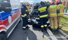 Zderzenie ciężarówki z BMW na autostradzie A4 - jedna osoba poszkodowana