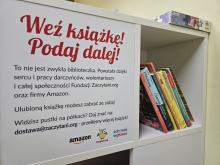 USK Opole: Biblioteczki z książkami dla najmłodszych i różowe skrzyneczki