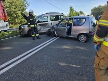 Wypadek dwóch samochodów osobowych. Kobieta wymusiła pierwszeństwo