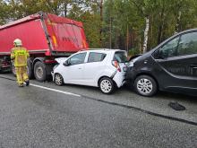 Karambol czterech pojazdów na DK45 w Trzebiszynie. Droga już przejezdna