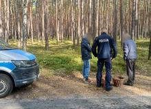 Wybrali się na grzyby nie znając terenu. Na szczęście zostali odnalezieni przez policję