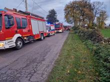 Kalinowice: Pożar budynku mieszkalnego. Jeden z policjantów ucierpiał podczas ewakuacji lokatora