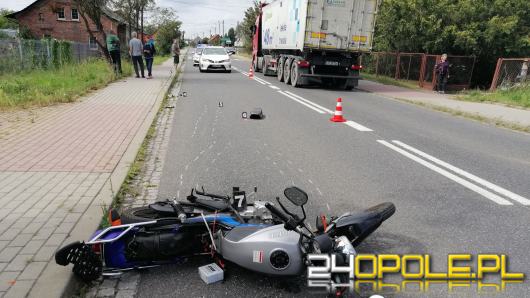 Zderzenie osobówki z motocyklistą w Wołczynie. Ranny w szpitalu