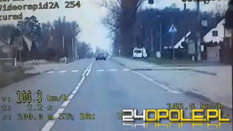 Blisko 170km/h w terenie zabudowanym miała kierująca, gdy trafiła na policjantów