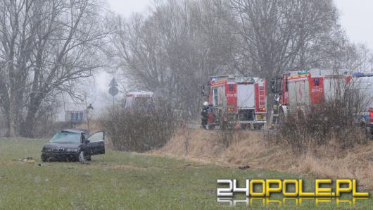 Kierowca BMW wypadł z drogi i dachował. Wypadek na trasie Lędziny-Chrząstowice