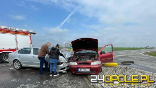 Wypadek w powiecie brzeskim. Dwie osoby trafiły do szpitala