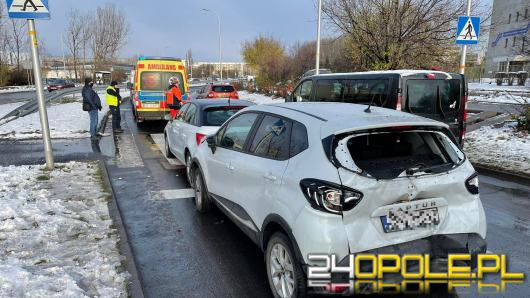 Zderzenie dwóch osobówek i autobusu w Opolu