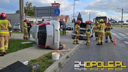 3 osoby poszkodowane w wyniku zderzenia osobówek