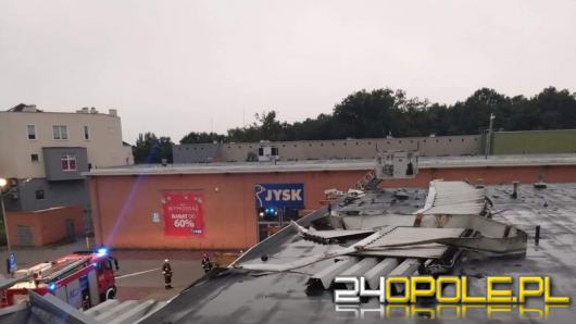 Zerwany dach w Kędzierzynie-Koźlu: 206 interwencji strażaków łącznie 