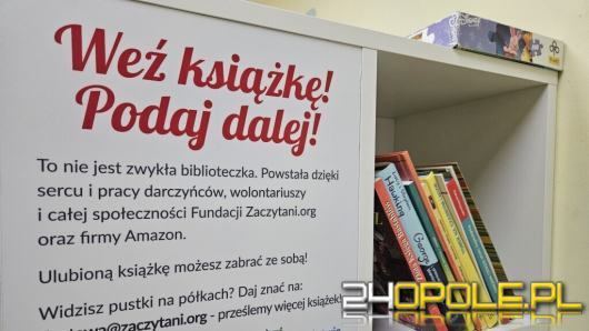 USK Opole: Biblioteczki z książkami dla najmłodszych i różowe skrzyneczki