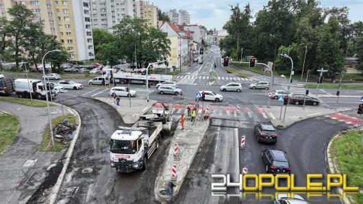 Na Wrocławskiej prace przebiegają zgodnie z planem. 2 z 4 etapów już zrealizowano