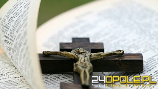 Episkopat nie odpuszcza: Religia i etyka jako przedmioty obowiązkowe w szkołach