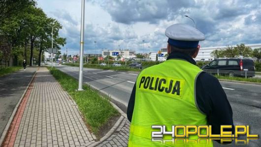 Uciekał autem kilkadziesiąt metrów, potem wbiegł do lasu