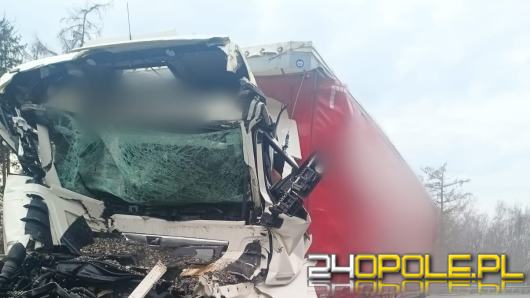 Wypadek na A4.  Jedna osoba w stanie ciężkim w szpitalu. Utrudnienia w ruchu